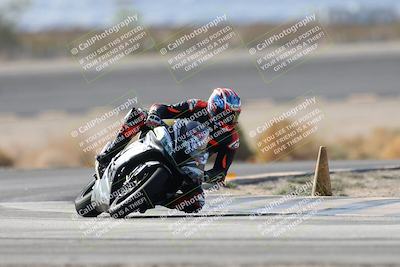 media/Nov-16-2025-Race Pace (Sun) [[8c5fa54630]]/Non Verified Riders (1st 20 Minutes)/1-Turn 14 (10am)/